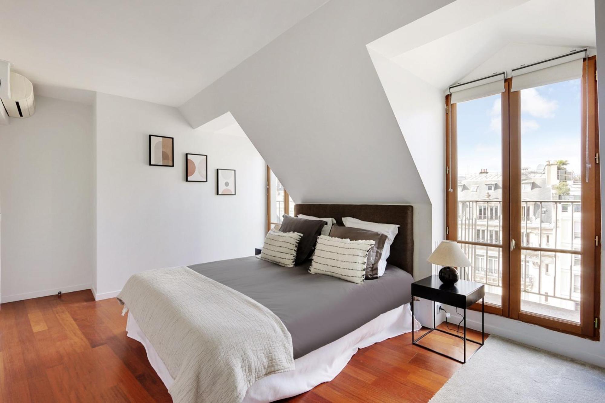 Eiffel Tower View Apartment Paris Exterior photo