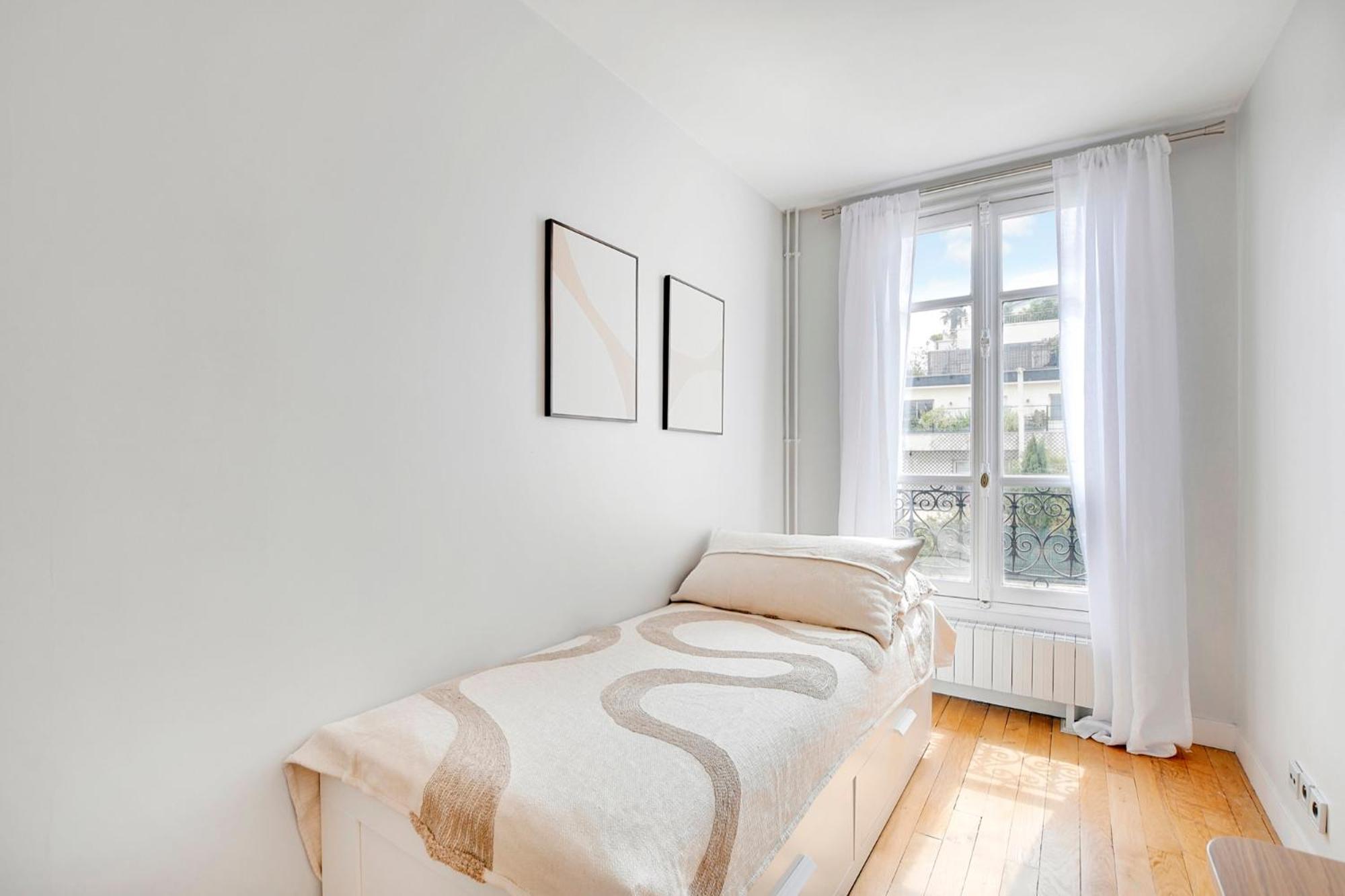 Eiffel Tower View Apartment Paris Exterior photo