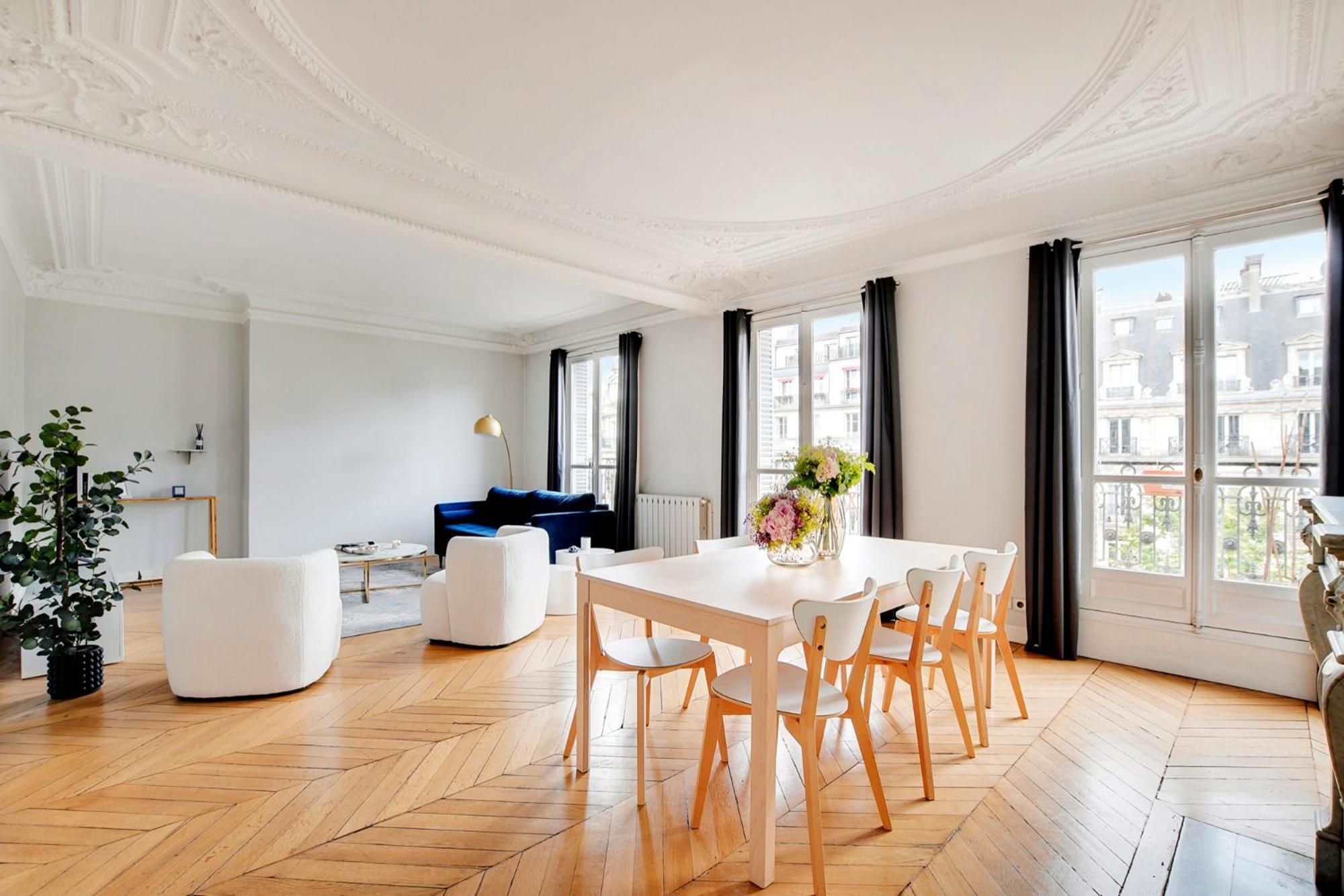Eiffel Tower View Apartment Paris Exterior photo