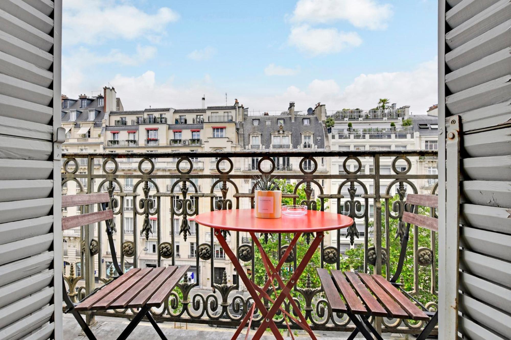 Eiffel Tower View Apartment Paris Exterior photo